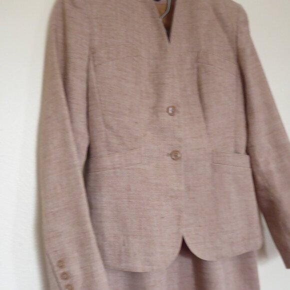 Classic Vintage Suite by Peabody House - Picture 6 of 6